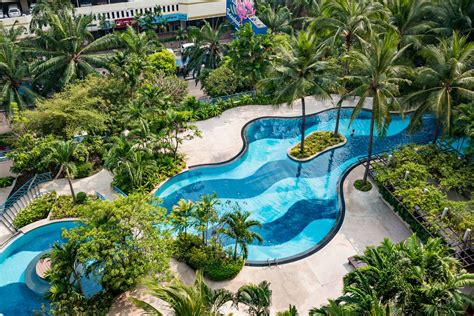 Bangkok gardens - Year 10. 159,000. Year 11 (Payable for 2 terms only) 238,000. Year 12 and 13 - A-Level (Payable for 2 terms only) 242,400. English as an additional language (EAL) (per term) Additional, and separate, charges apply for students identified as needing EAL support, these fees are compulsory and details are available on request. Starting from 5,925.